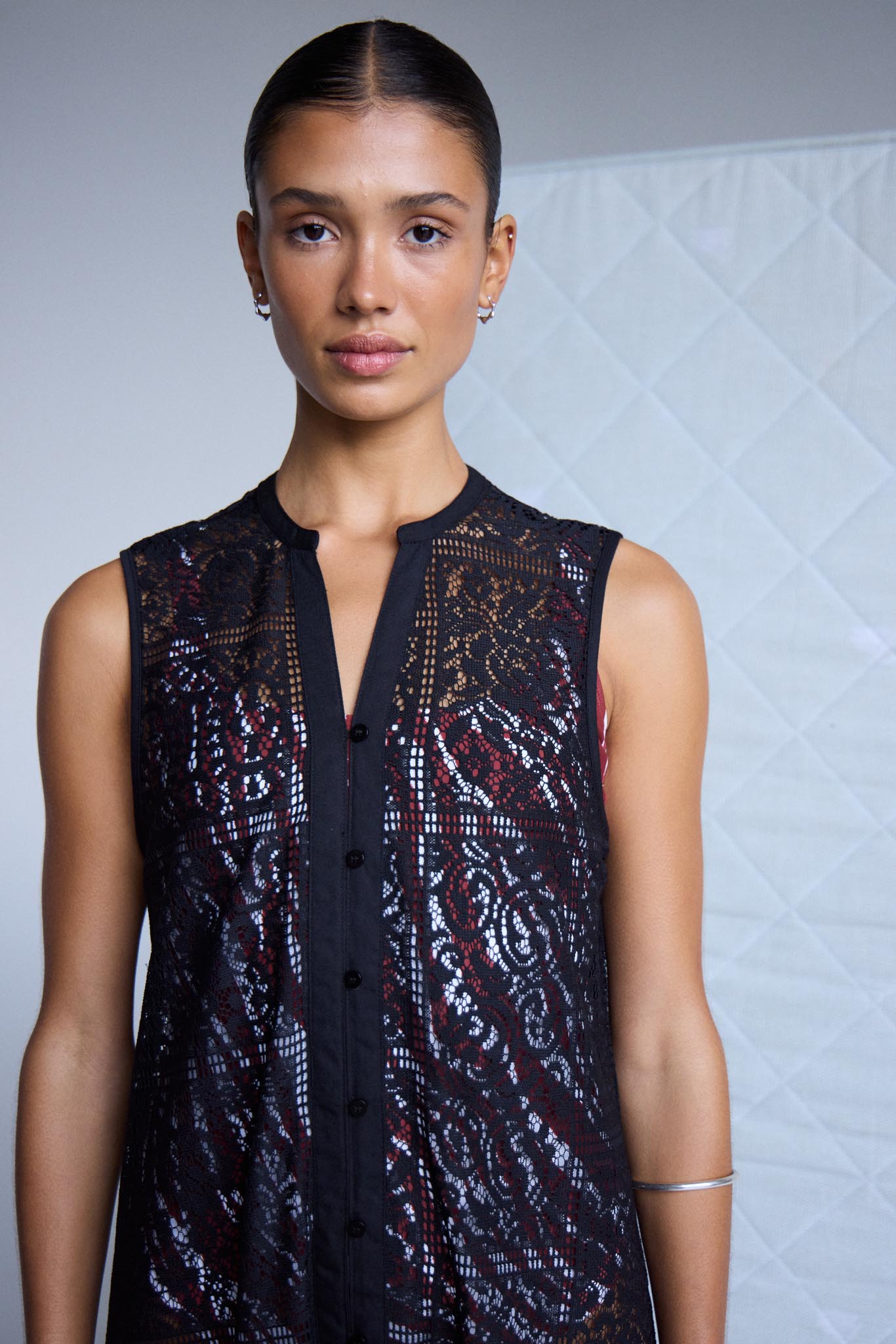 Ärmelloses Spitzenkleid in Schwarz - Blossom Hair & Fashion