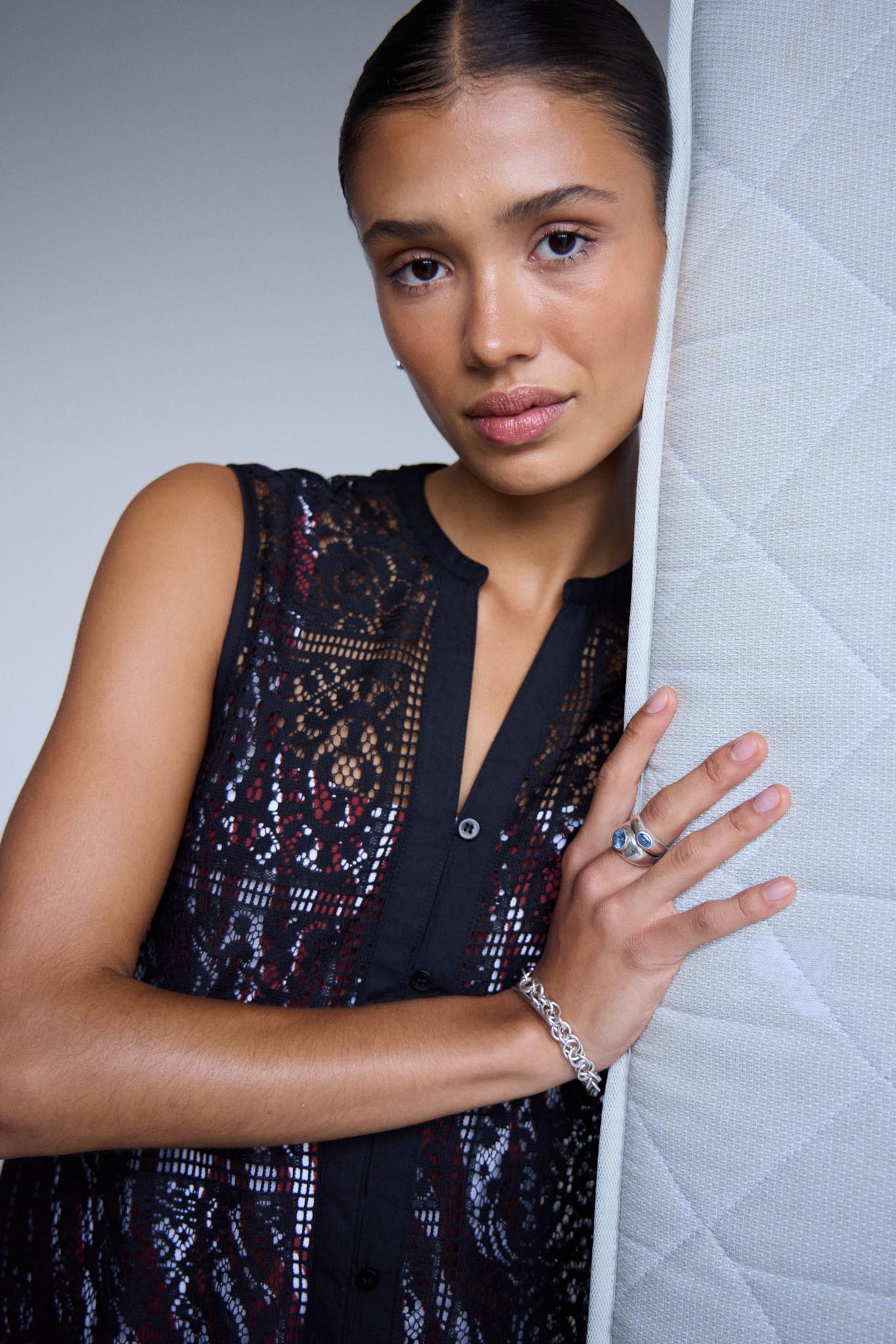 Ärmelloses Spitzenkleid in Schwarz - Blossom Hair & Fashion