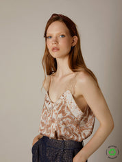 Beiges Spitzen - Top mit floralem Muster für Damen - Blossom Hair & Fashion