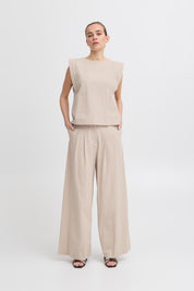 Bequeme Damenhose in Beige mit weitem Bein und Bindegürtel - Blossom Hair & Fashion