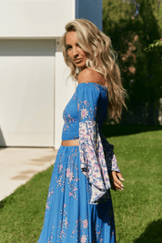 Blaues Off - Shoulder - Top mit Trompetenärmeln - Blossom Hair & Fashion