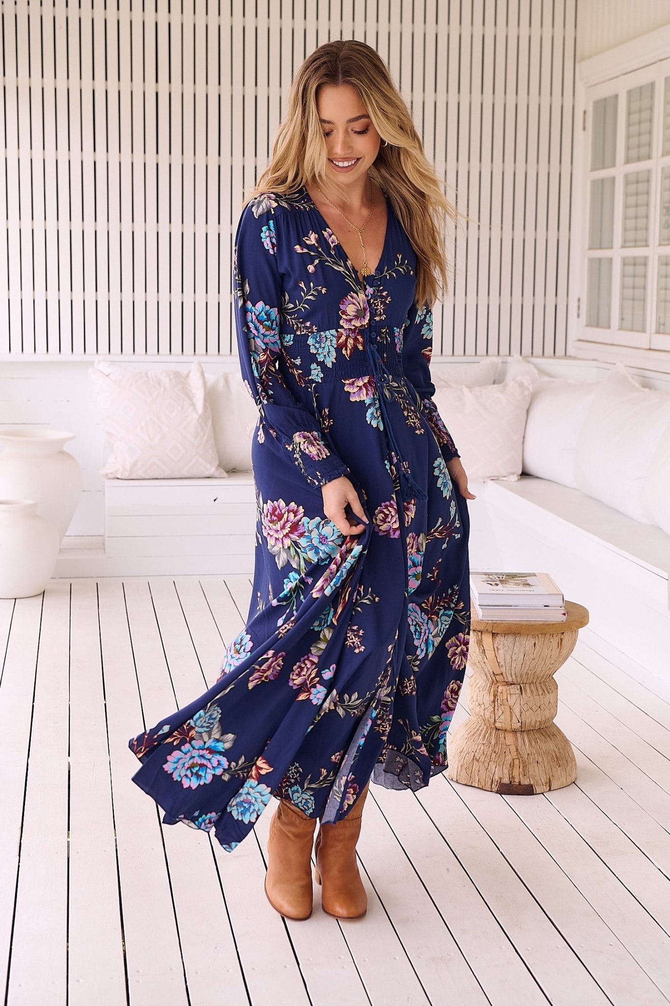 Boho Maxikleid mit floralen Details aus 100% Viskose - Blossom Hair & Fashion