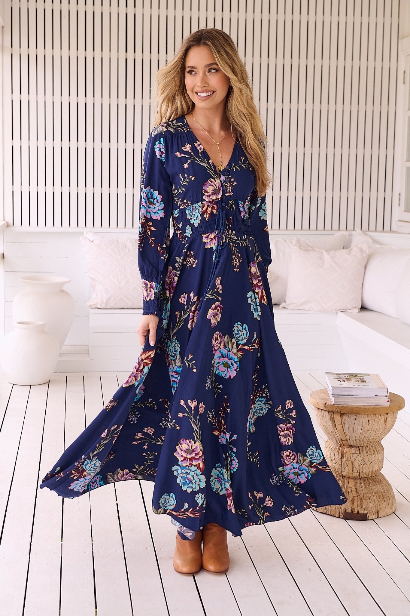 Boho Maxikleid mit floralen Details aus 100% Viskose - Blossom Hair & Fashion