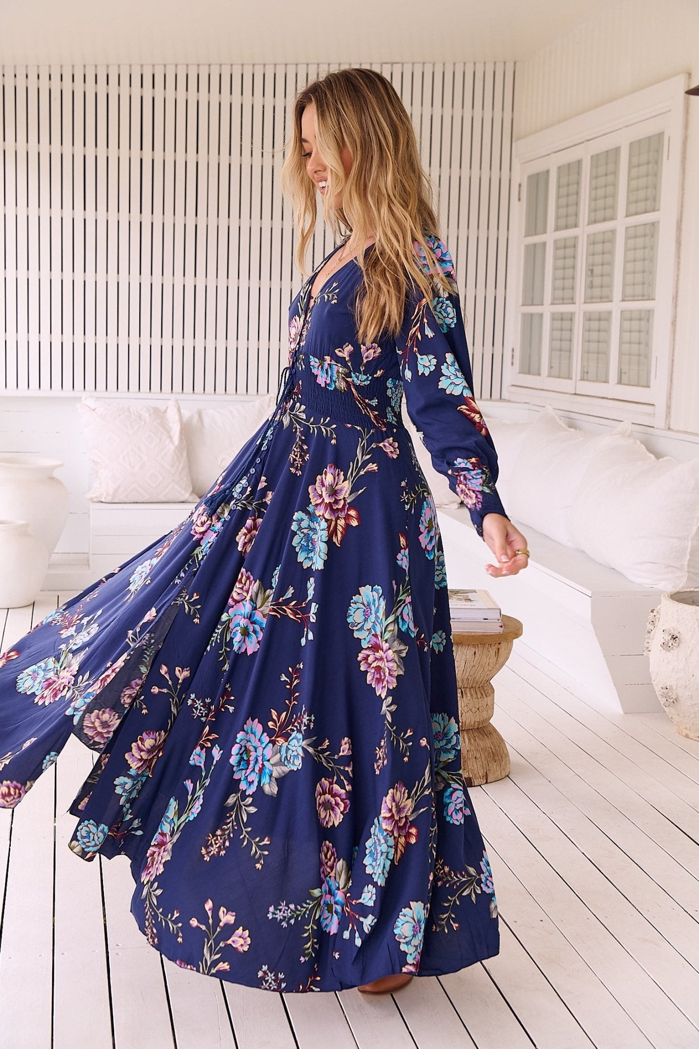 Boho Maxikleid mit floralen Details aus 100% Viskose - Blossom Hair & Fashion