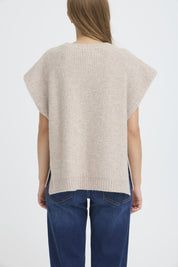 Damen Strickponcho Beige – ärmellos mit V - Ausschnitt - Blossom Hair & Fashion