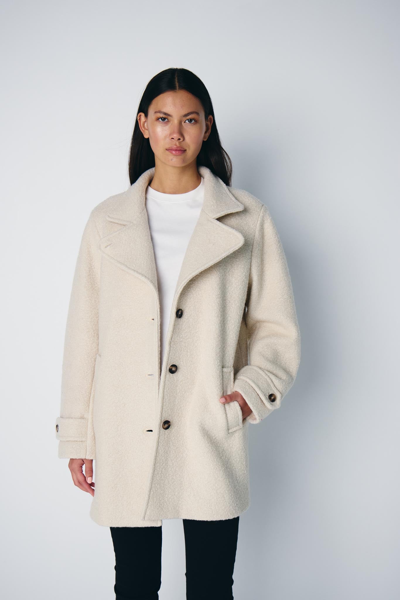 Damen Wollmantel Schwarz oder Creme – Regular Fit - Blossom Hair & Fashion