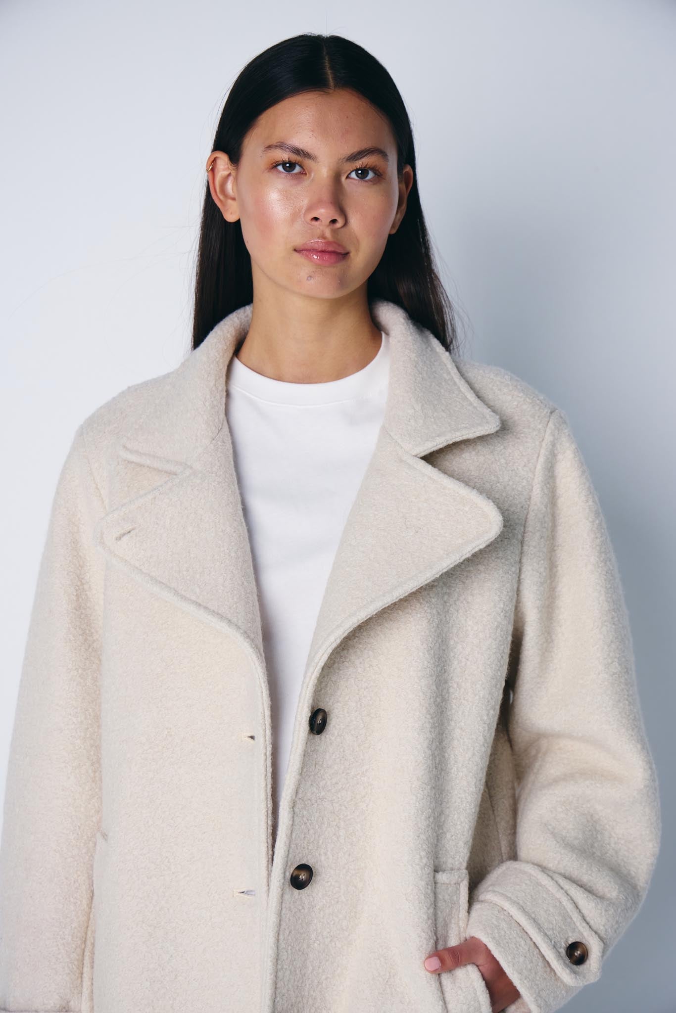 Damen Wollmantel Schwarz oder Creme – Regular Fit - Blossom Hair & Fashion