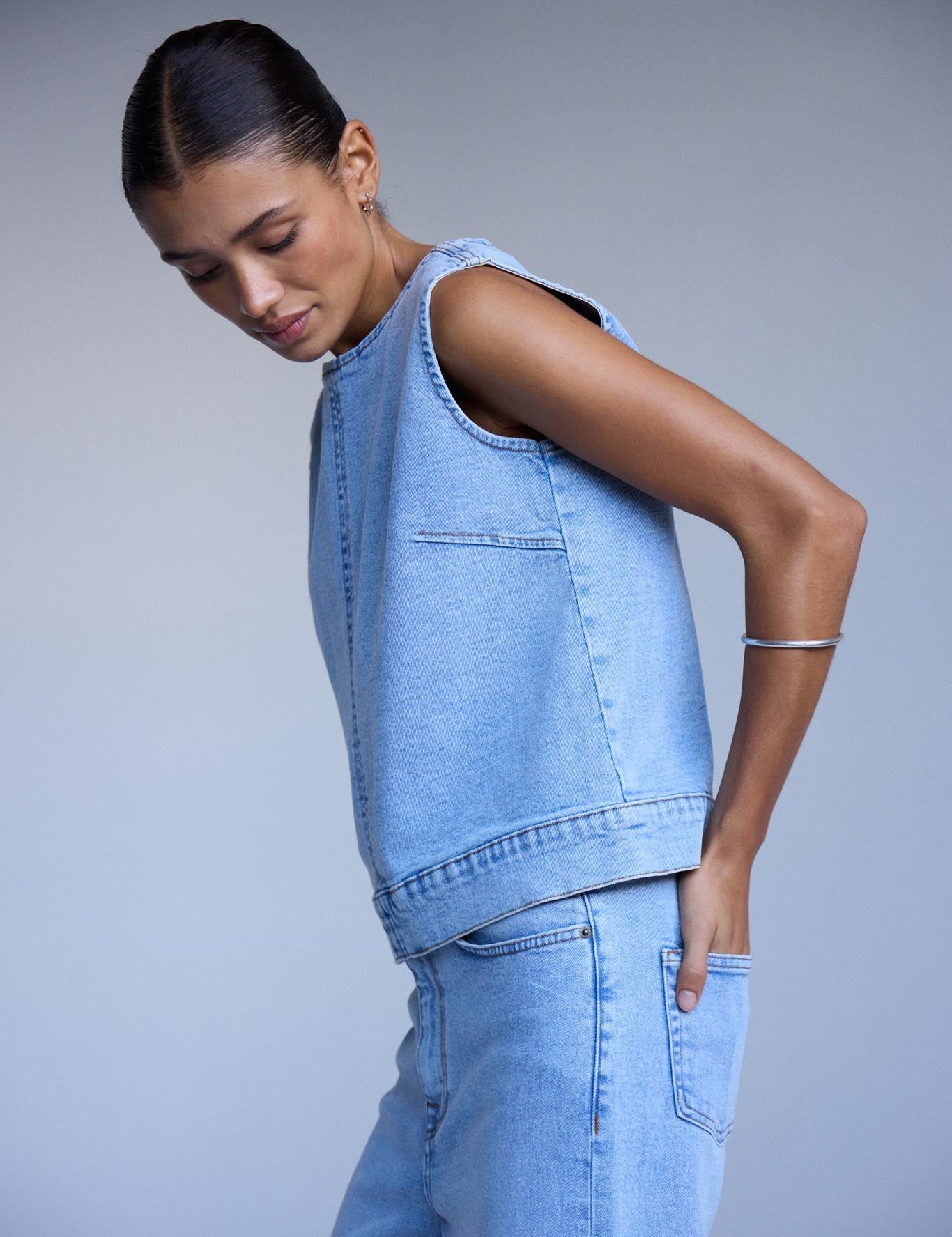 Denim Top ärmellos mit Reißverschluss hinten - Blossom Hair & Fashion