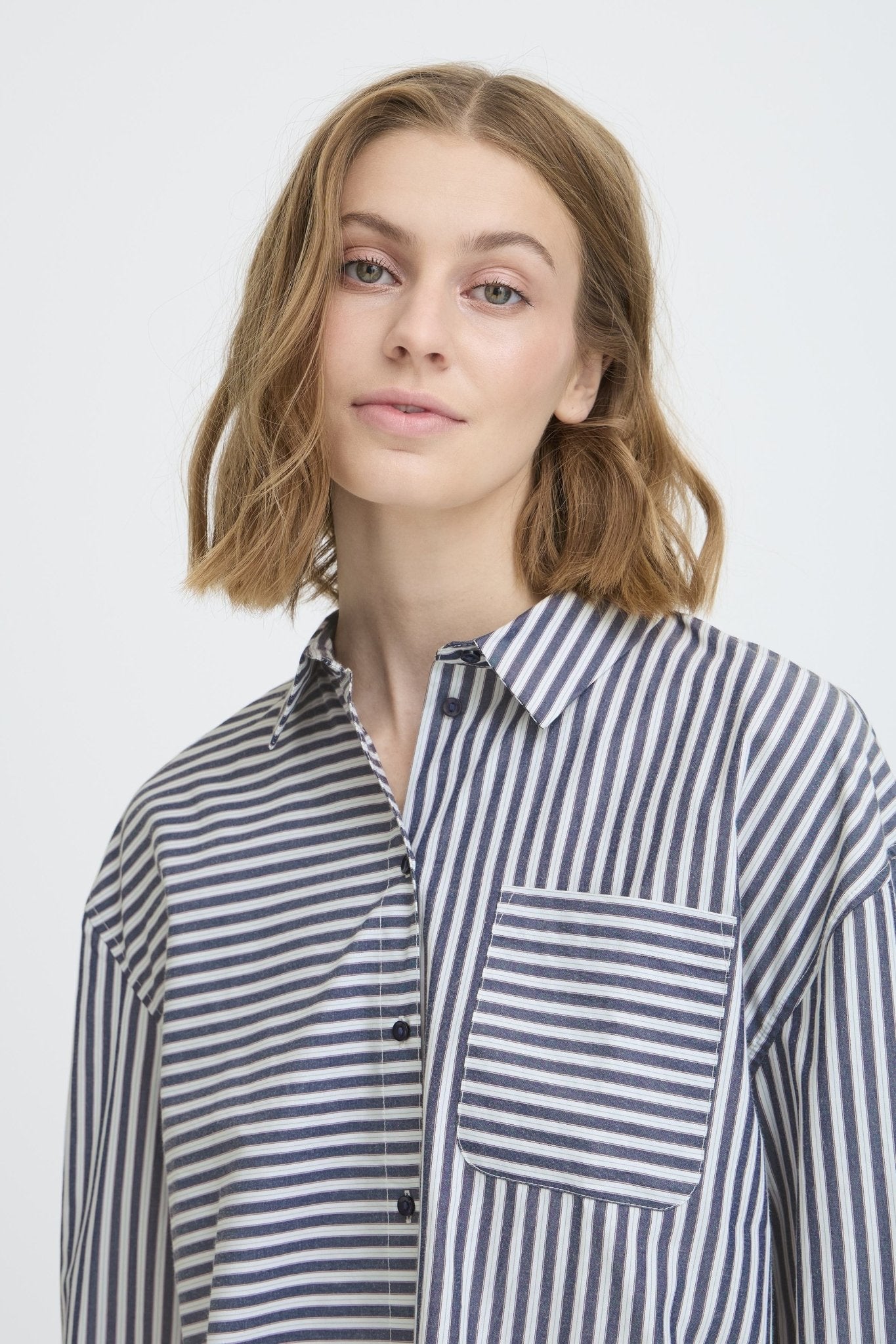 Gestreifte Bluse langarm mit Brusttasche - Blossom Hair & Fashion