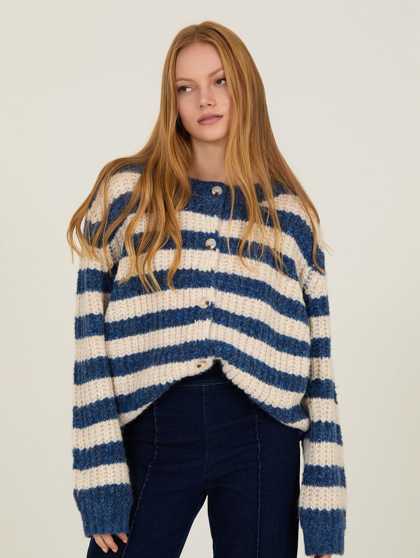 Gestreifter Strickcardigan langarm in Blau oder Rot - Blossom Hair & Fashion