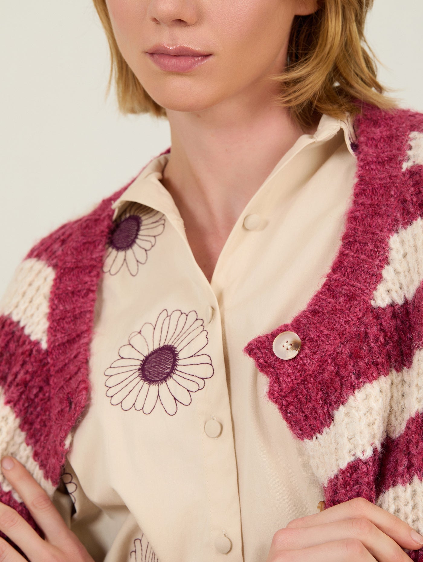 Gestreifter Strickcardigan langarm in Blau oder Rot - Blossom Hair & Fashion