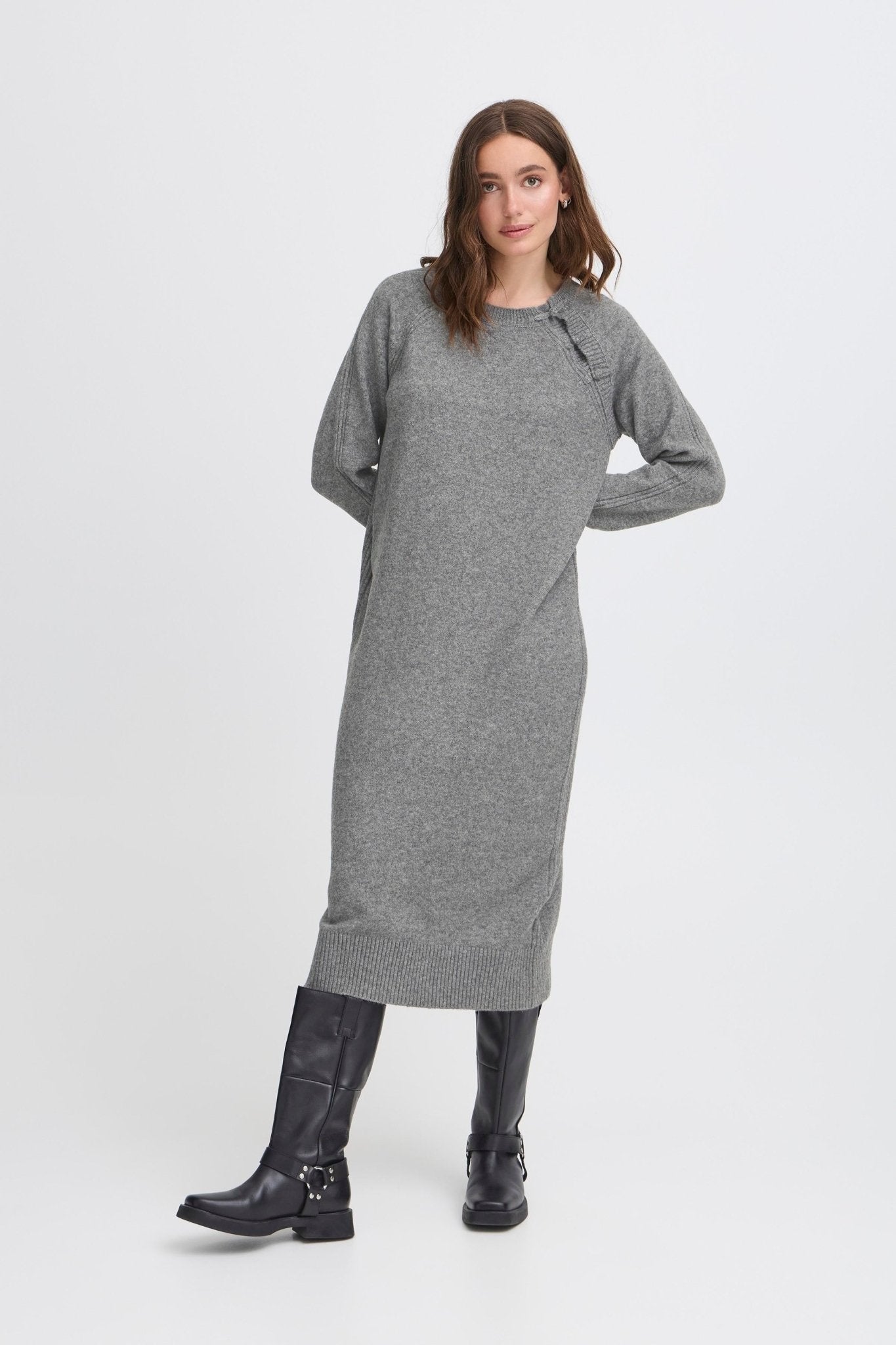 Graues Strickkleid Midi mit langen Ärmeln - Blossom Hair & Fashion