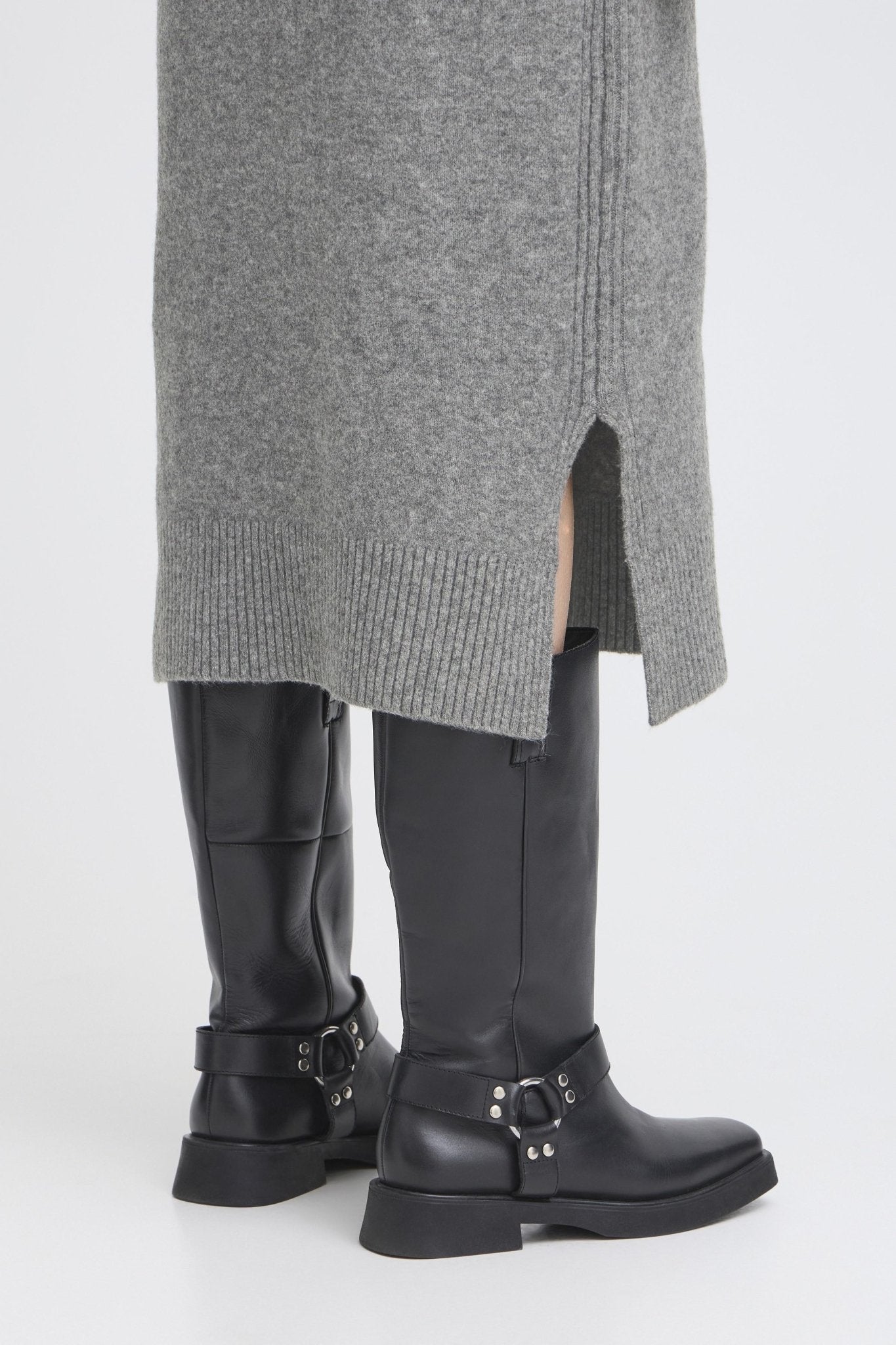 Graues Strickkleid Midi mit langen Ärmeln - Blossom Hair & Fashion