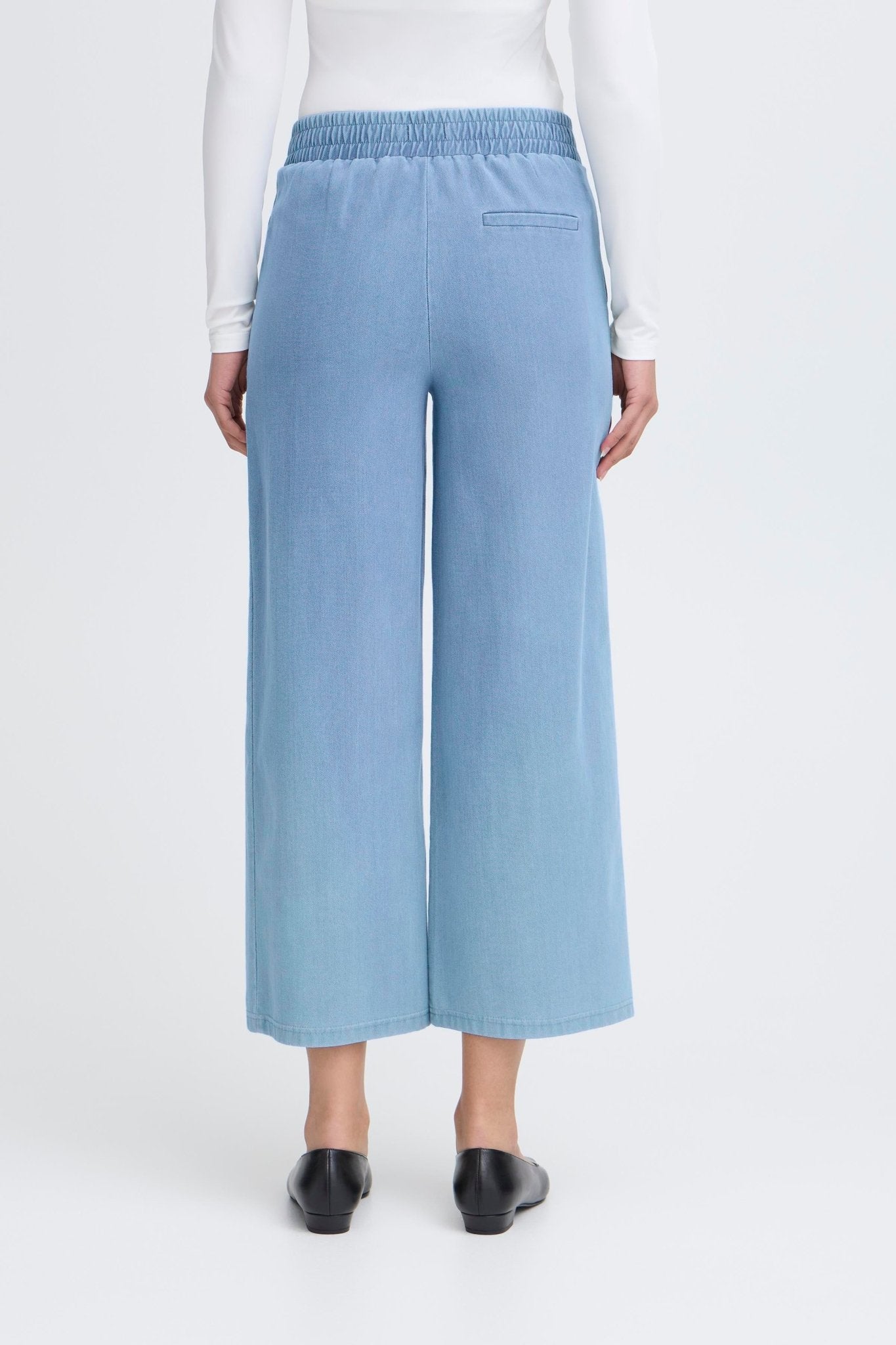 Hellblaue Damenhose mit weitem Bein und Stretchanteil - Blossom Hair & Fashion