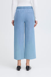 Hellblaue Damenhose mit weitem Bein und Stretchanteil - Blossom Hair & Fashion