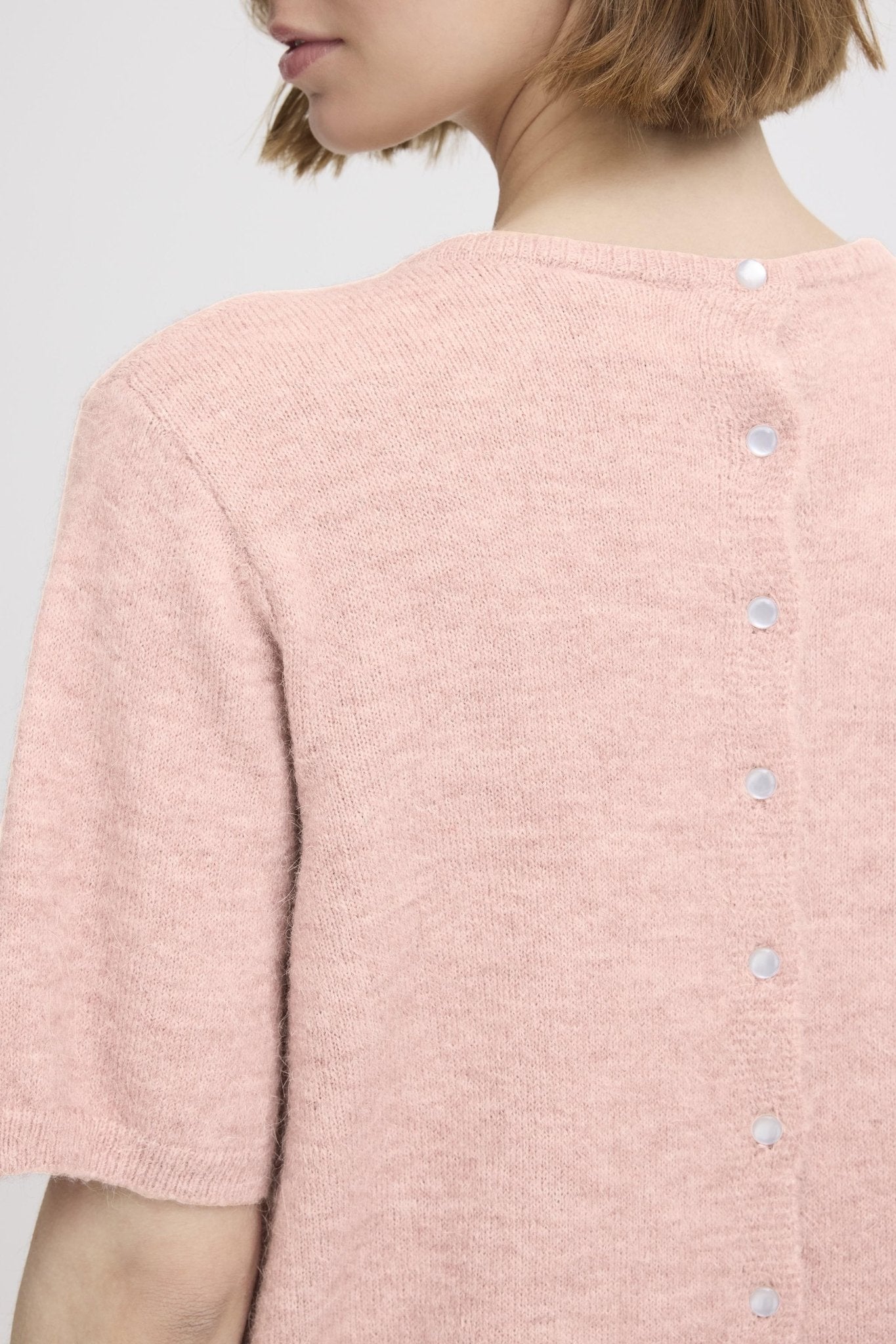 Kurzarm - Pullover mit Knopfleiste hinten - Blossom Hair & Fashion