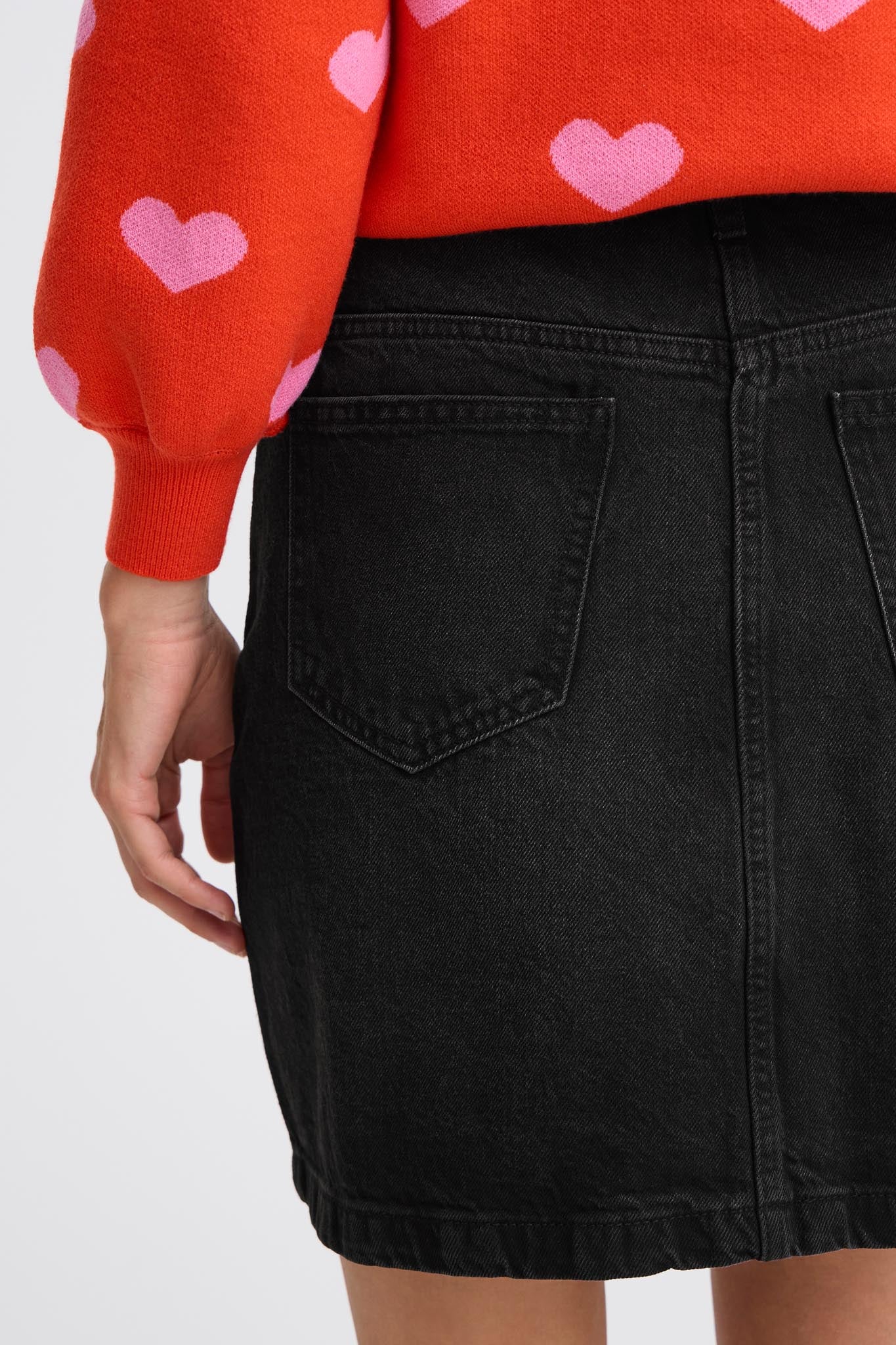 Schwarzer Jeansrock in A - Linie - Blossom Hair & Fashion