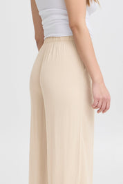 Weite Damenhose mit Gummibund in verschiedenen Farben - Blossom Hair & Fashion