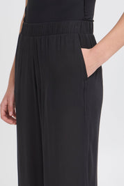 Weite Damenhose mit Gummibund in verschiedenen Farben - Blossom Hair & Fashion