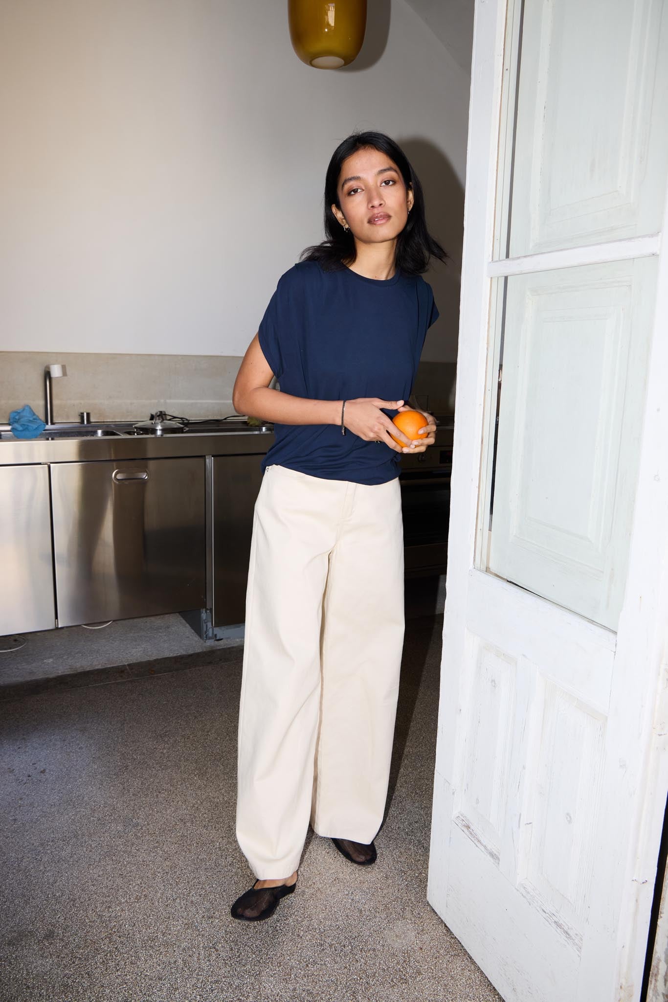 Weite Hose in Naturton mit High Waist - Blossom Hair & Fashion