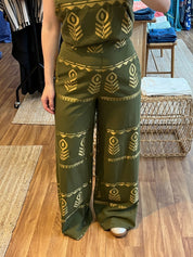 Weite Hose in Olivgrün mit Goldprint - Blossom Hair & Fashion