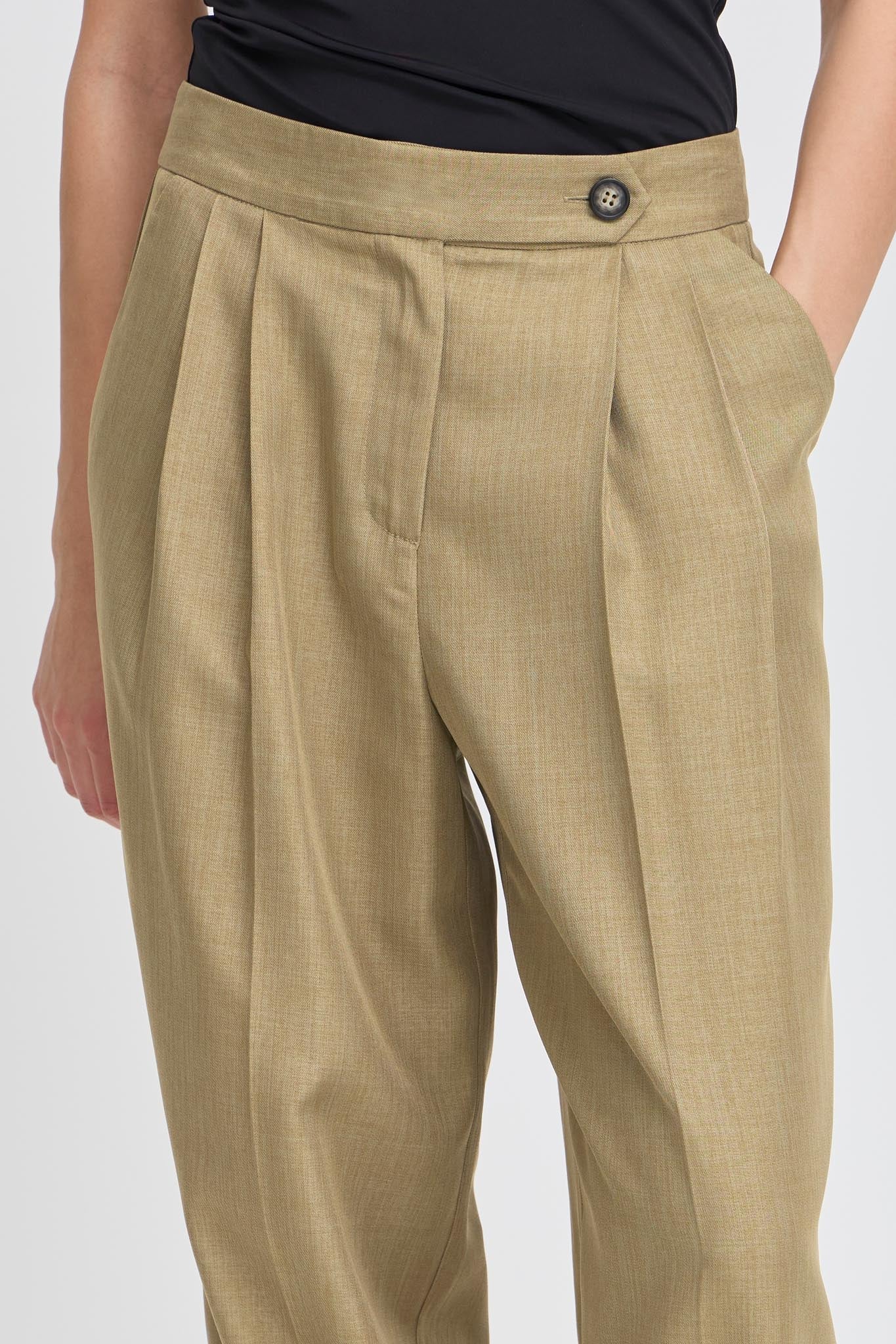 Weite Stoffhose mit Bundfalten in Khaki - Blossom Hair & Fashion