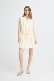 Ärmellose Bluse mit Bindeband in Creme