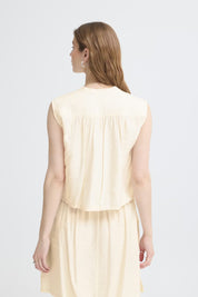 Ärmellose Bluse mit Bindeband in Creme