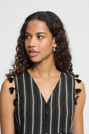 Ärmelloses Top mit Streifen in Schwarz - Blossom Hair & Fashion