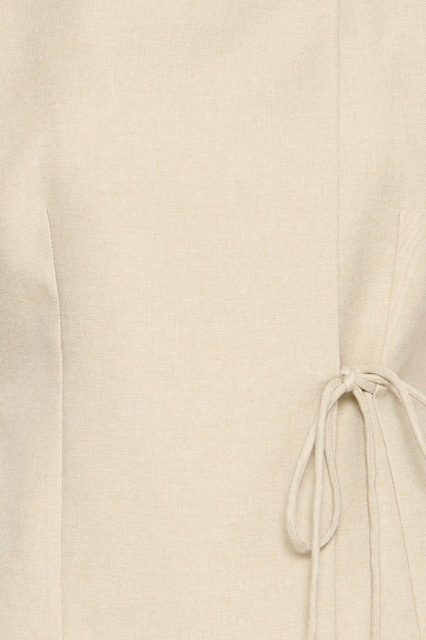 Ärmellose Weste mit Bindeband in Creme - Blossom Hair & Fashion