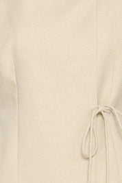 Ärmellose Weste mit Bindeband in Creme - Blossom Hair & Fashion