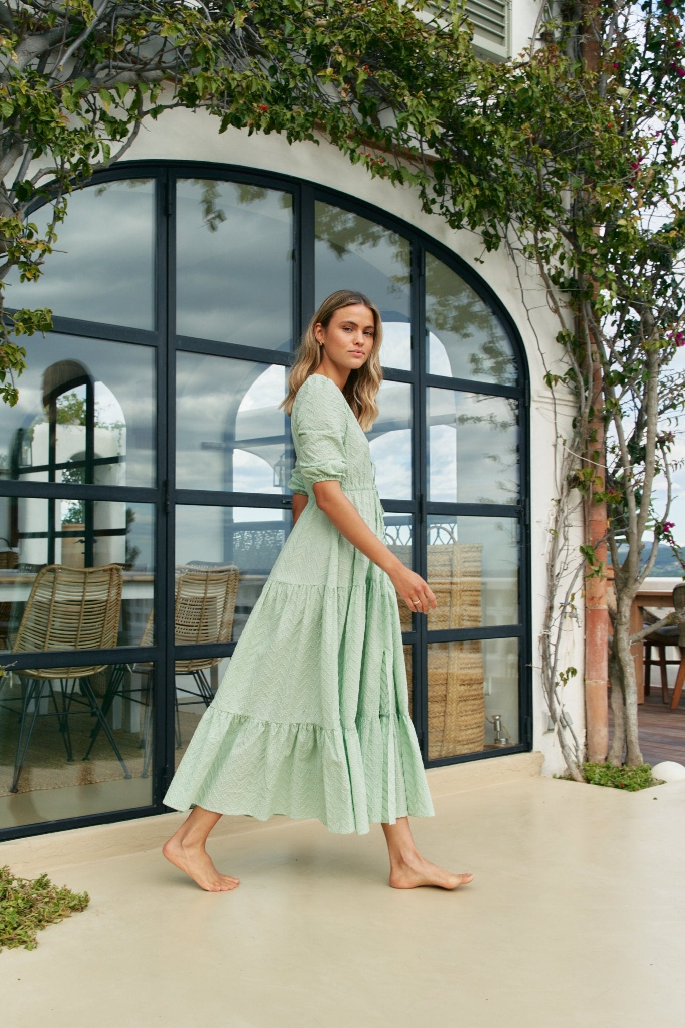 Baumwoll - Maxikleid in Mint mit Wickeloptik und Stufenrock - Blossom Hair & Fashion