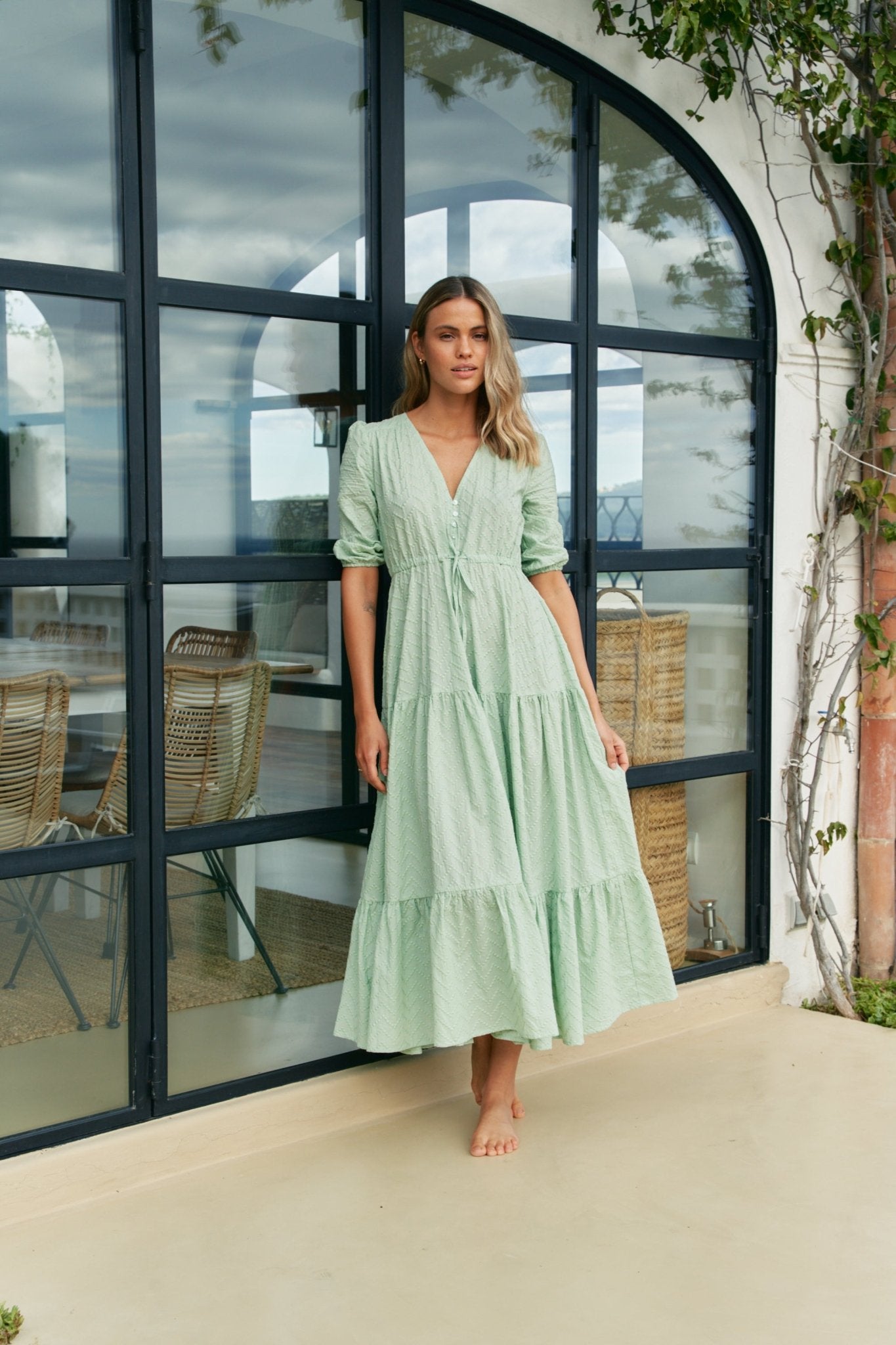 Baumwoll - Maxikleid in Mint mit Wickeloptik und Stufenrock - Blossom Hair & Fashion