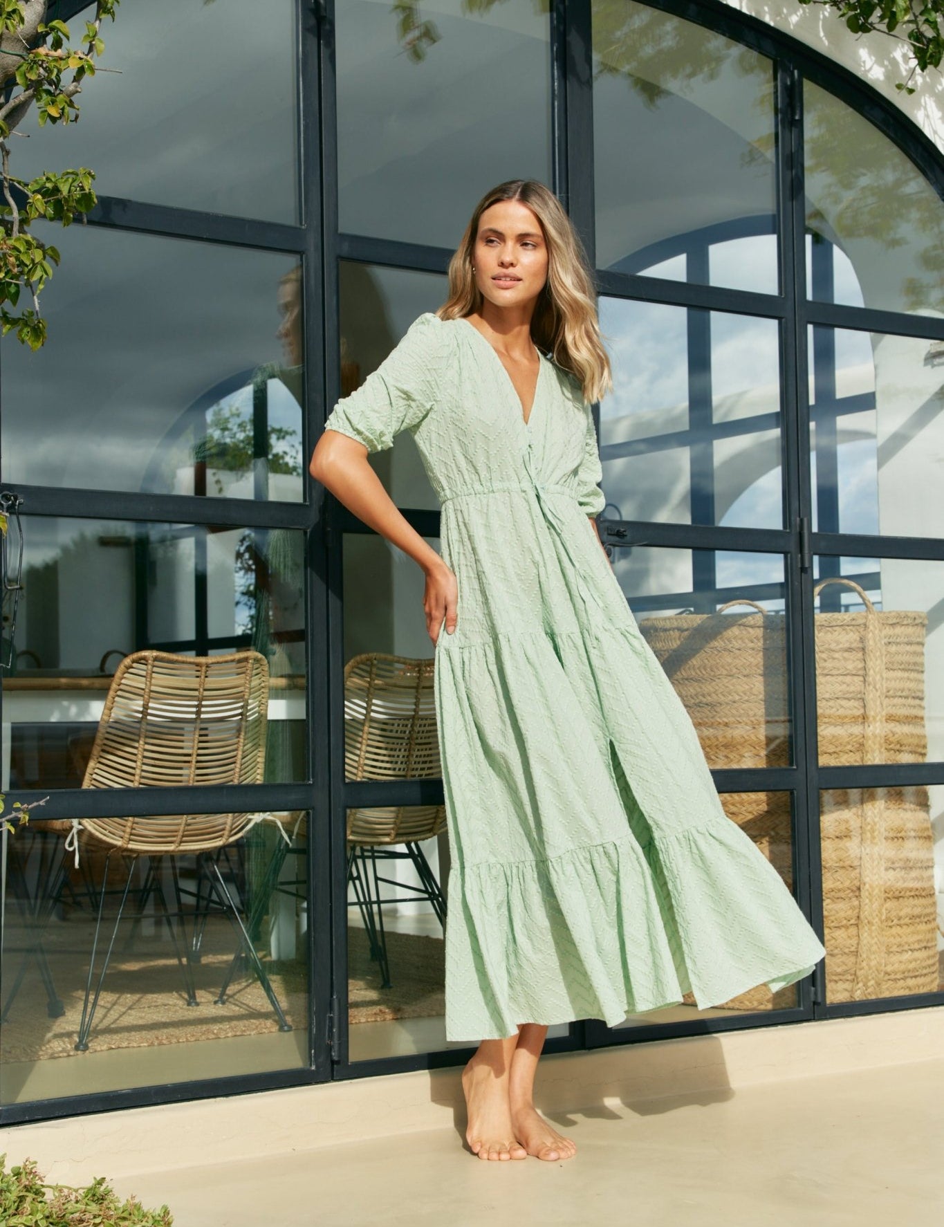 Baumwoll - Maxikleid in Mint mit Wickeloptik und Stufenrock - Blossom Hair & Fashion
