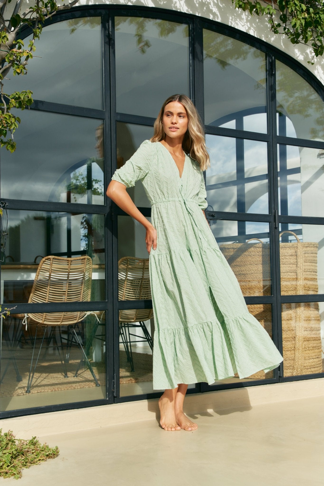 Baumwoll - Maxikleid in Mint mit Wickeloptik und Stufenrock - Blossom Hair & Fashion