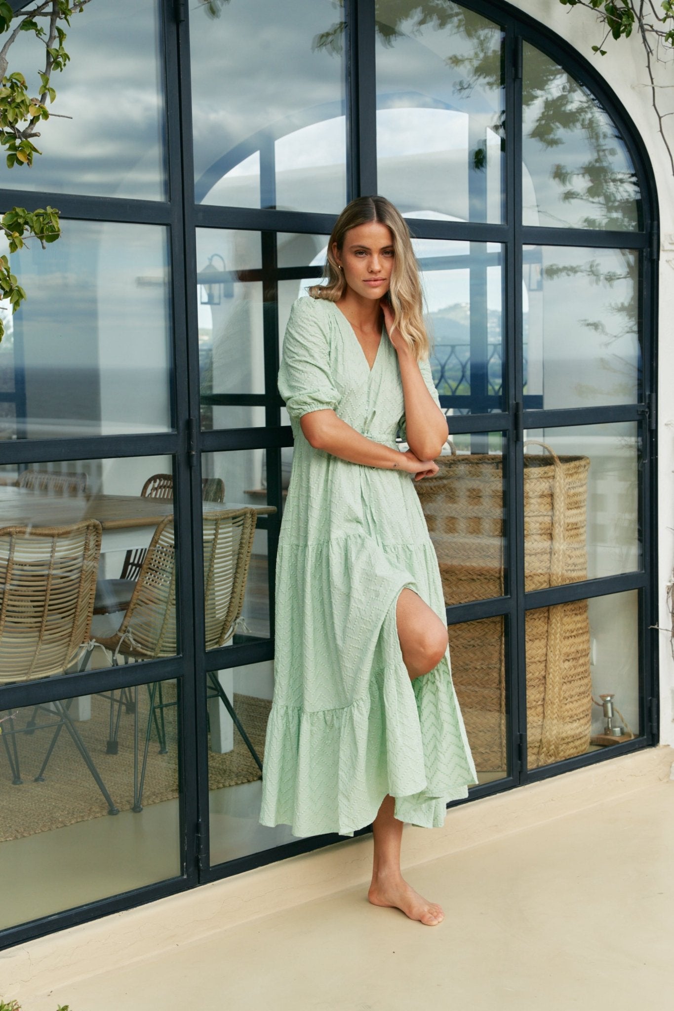 Baumwoll - Maxikleid in Mint mit Wickeloptik und Stufenrock - Blossom Hair & Fashion