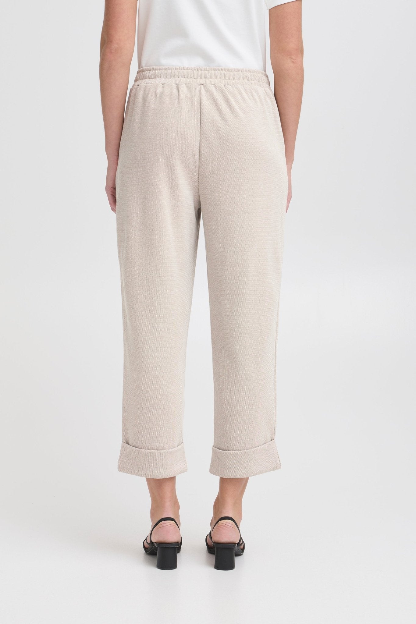 Bequeme Damenhose in Beige mit Umschlag und elastischem Bund - Blossom Hair & Fashion