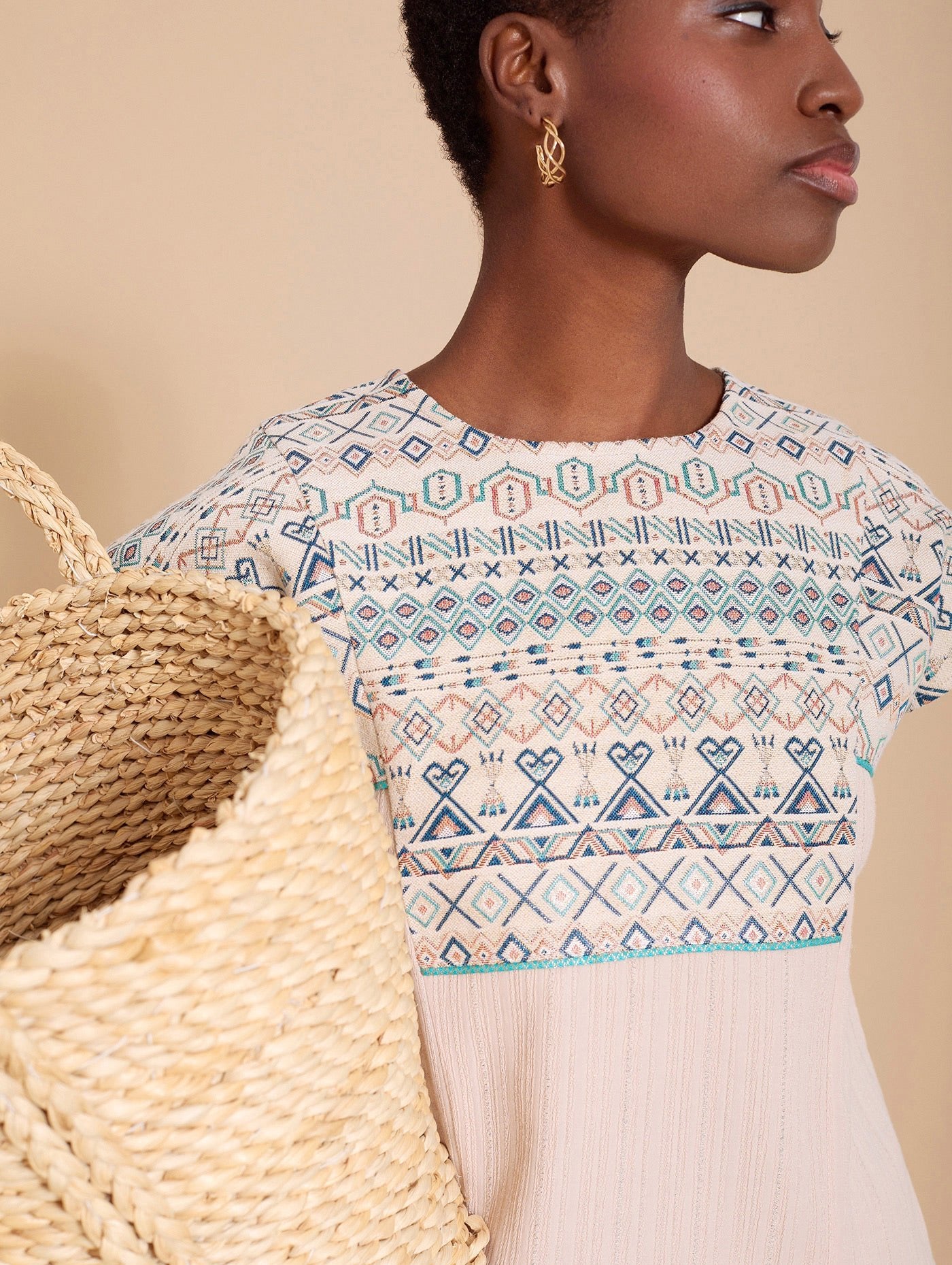 Besticktes Blusenshirt aus Baumwolle - Blossom Hair & Fashion