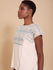 Besticktes Blusenshirt aus Baumwolle - Blossom Hair & Fashion