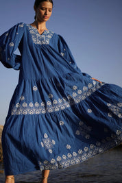 Besticktes Maxikleid aus Baumwolle in Königsblau - Blossom Hair & Fashion