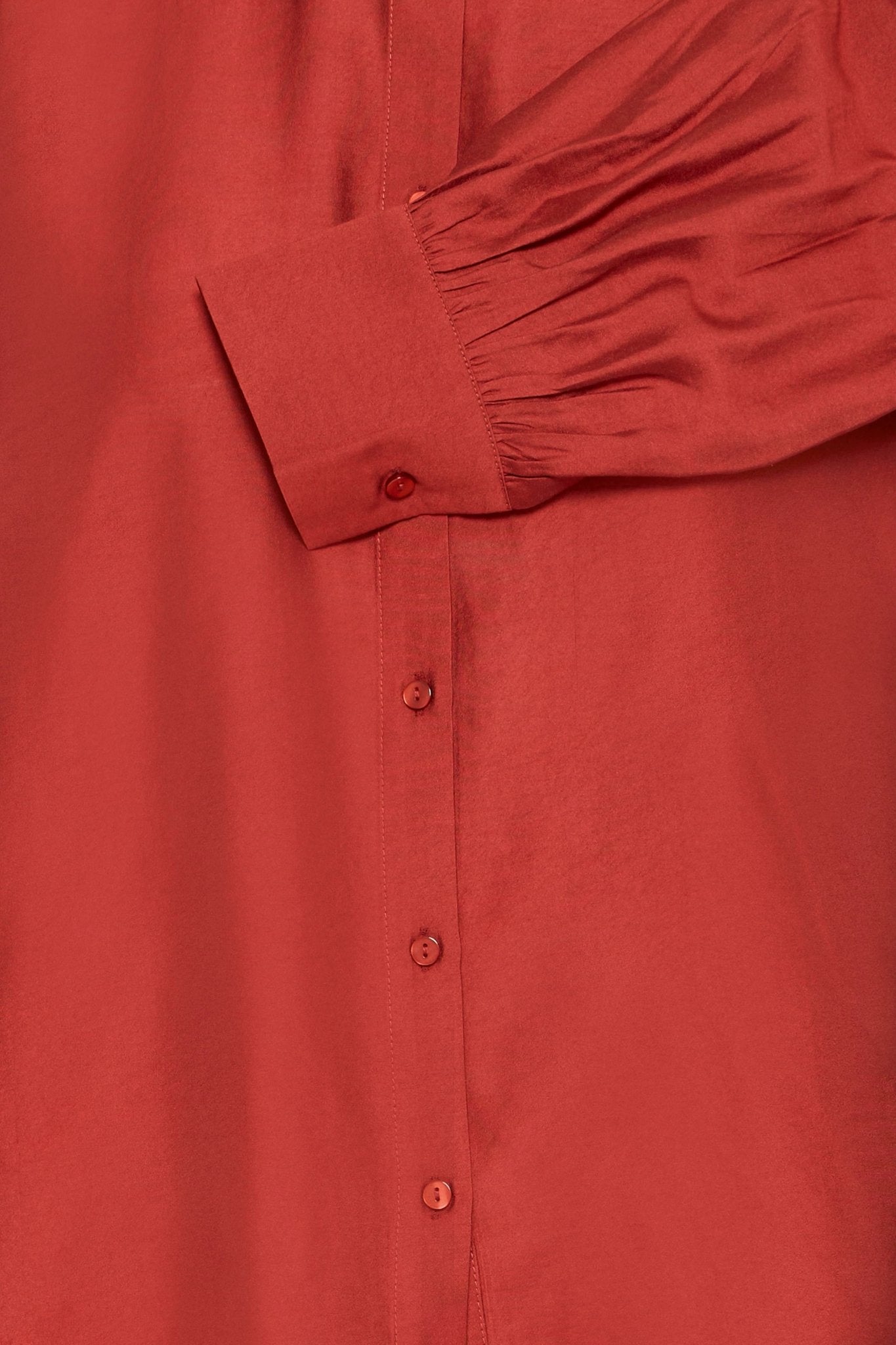 Bluse langarm in Schwarz oder Rot mit Kragen - Blossom Hair & Fashion