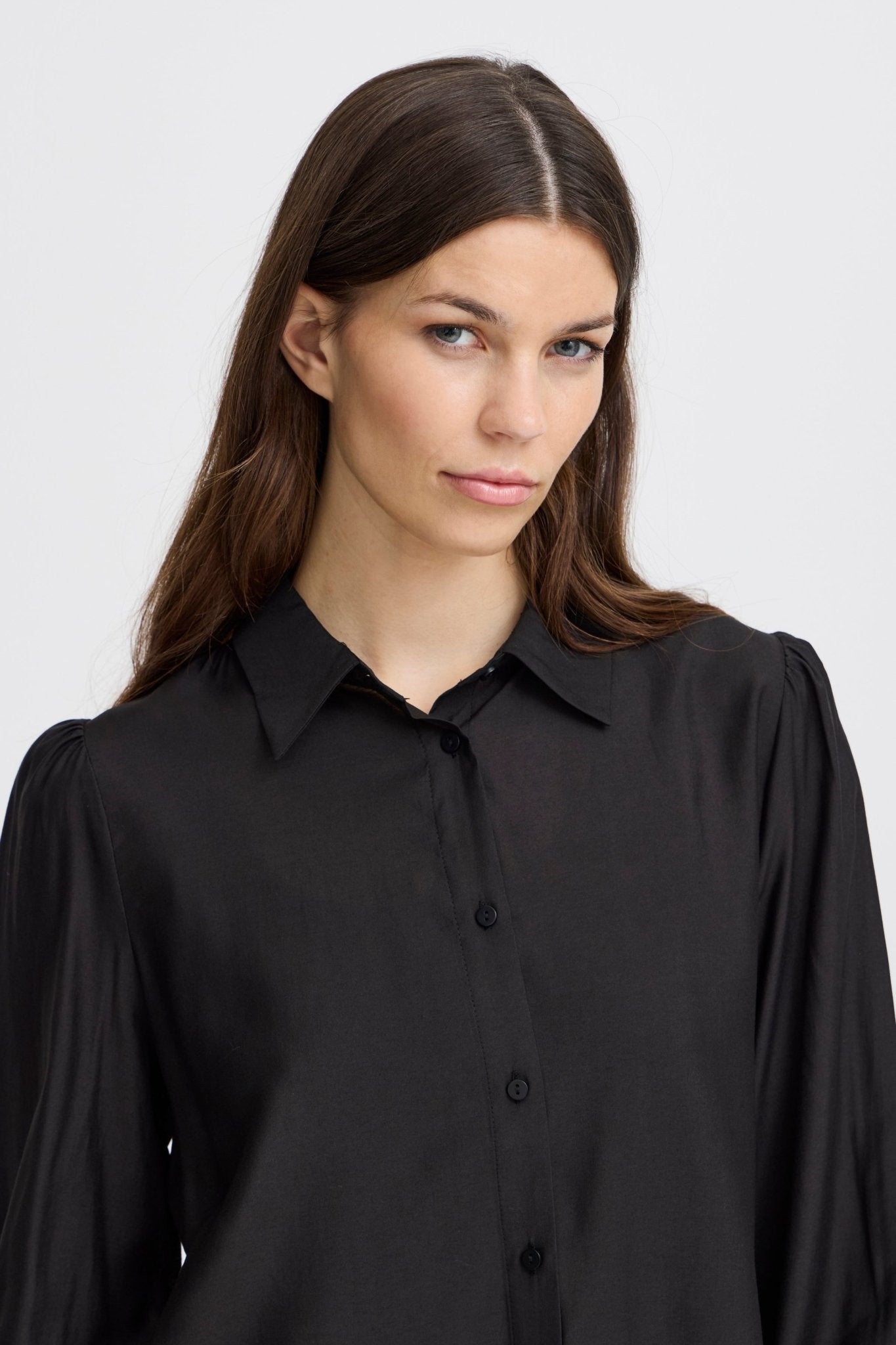 Bluse langarm in Schwarz oder Rot mit Kragen - Blossom Hair & Fashion