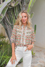Bluse mit Blumenmuster in Creme - Blossom Hair & Fashion