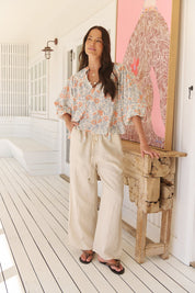 Bluse mit Blumenmuster und weitem Ausschnitt - Blossom Hair & Fashion