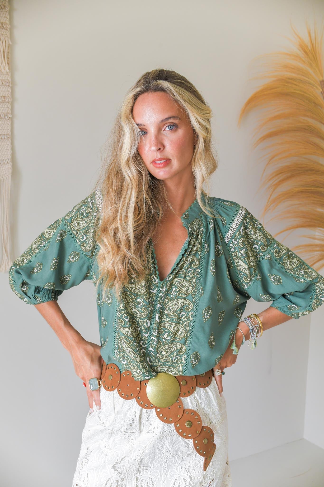 Bluse mit Muster in Grün - Blossom Hair & Fashion