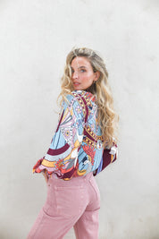 Bluse mit Muster und Bindedetail - Blossom Hair & Fashion
