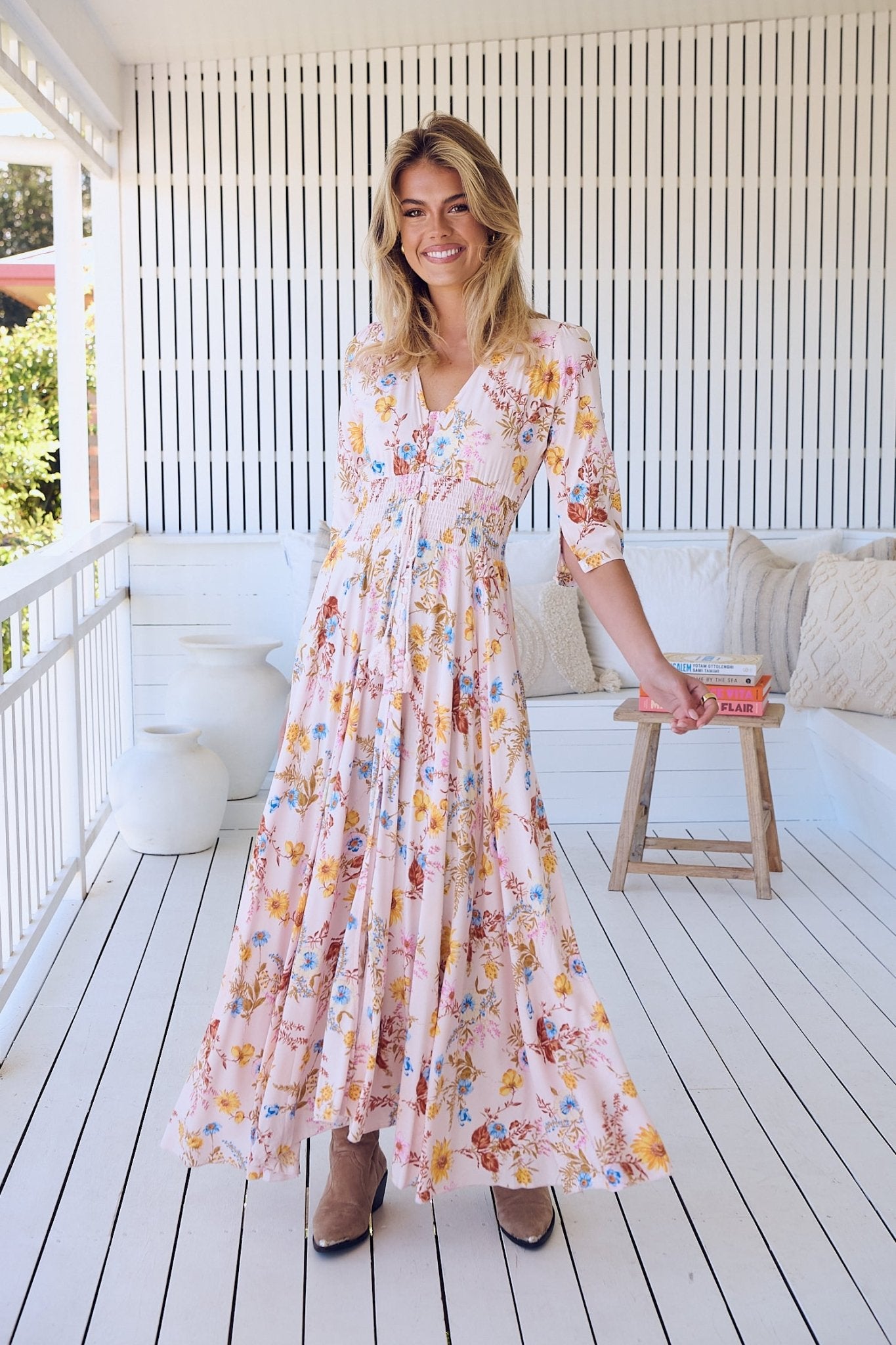 Boho Maxikleid mit Blumenprint – Romantischer Sommerlook in zarten Farben - Blossom Hair & Fashion