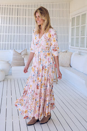 Boho Maxikleid mit Blumenprint – Romantischer Sommerlook in zarten Farben - Blossom Hair & Fashion