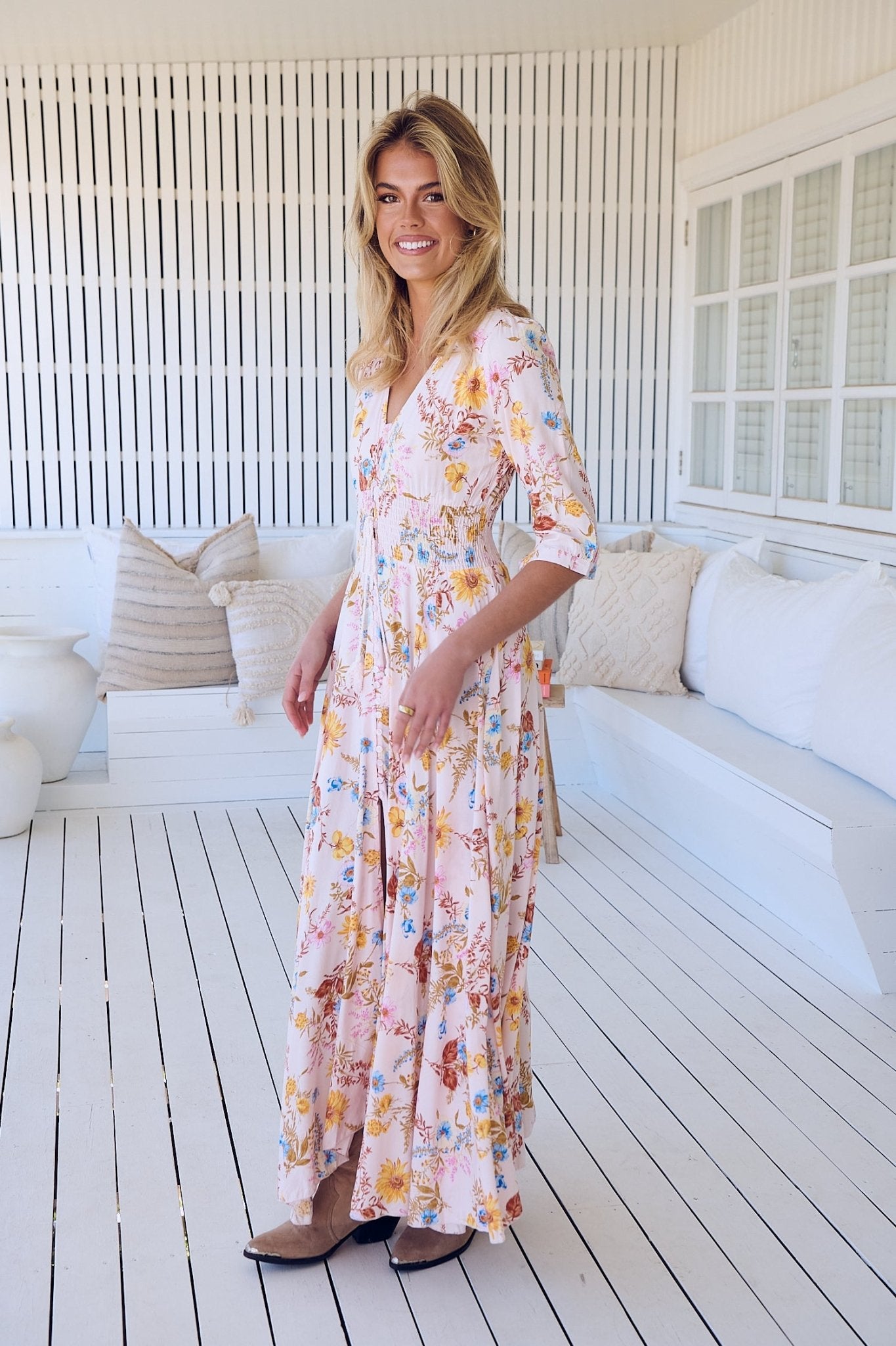 Boho Maxikleid mit Blumenprint – Romantischer Sommerlook in zarten Farben - Blossom Hair & Fashion