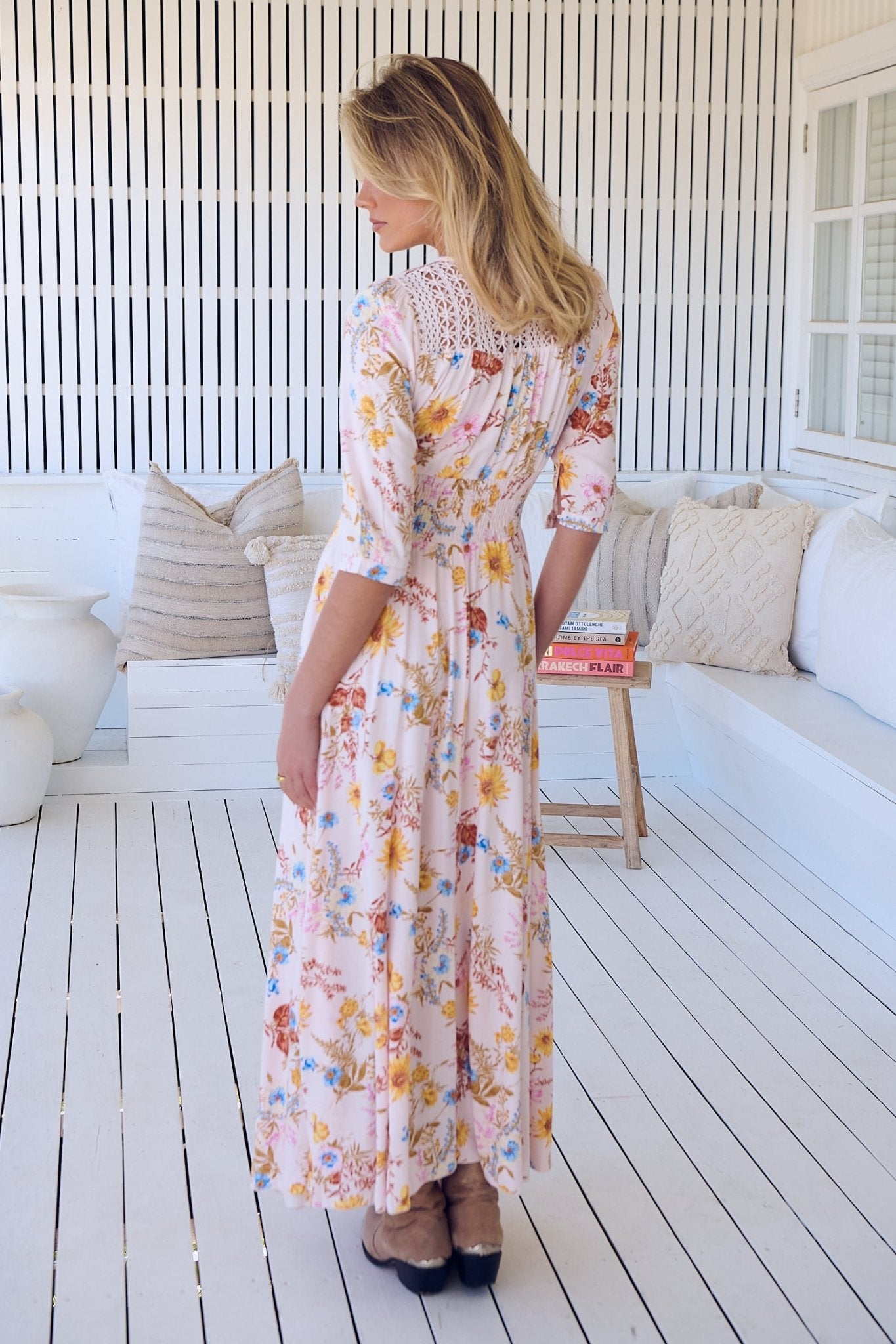 Boho Maxikleid mit Blumenprint – Romantischer Sommerlook in zarten Farben - Blossom Hair & Fashion